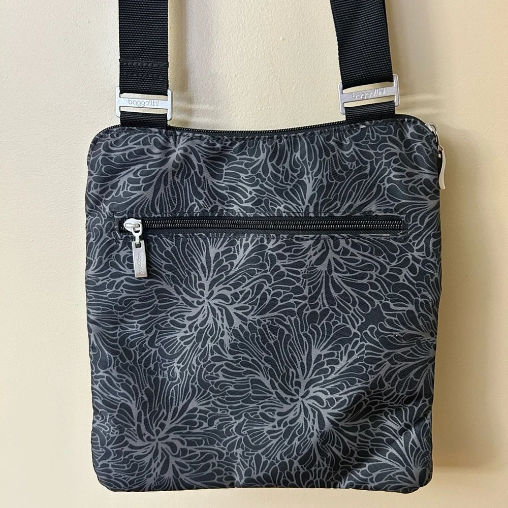 Baggallini Horizon Crossbody Bags for Women 10x10.5 Lightweight Water-Resistant - Picture 6 of 10